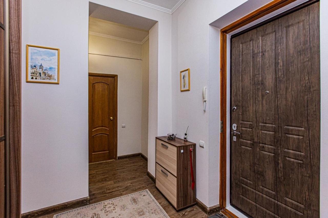 Apartment двухкомнатная евро двушка в самом центре алматы, 10 минут ходьбы до арбата #32 *